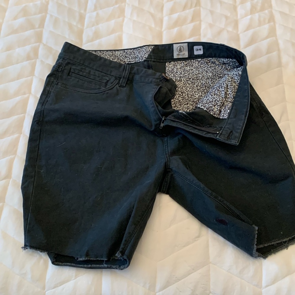 Volcom skate shorts. Size 34